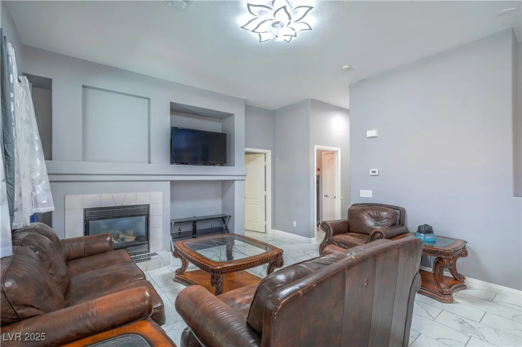 7537 Splashing Rock, Las Vegas, NV 89131