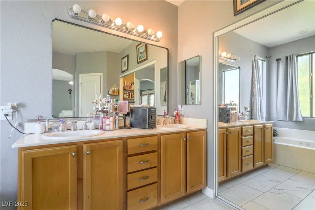 7537 Splashing Rock, Las Vegas, NV 89131