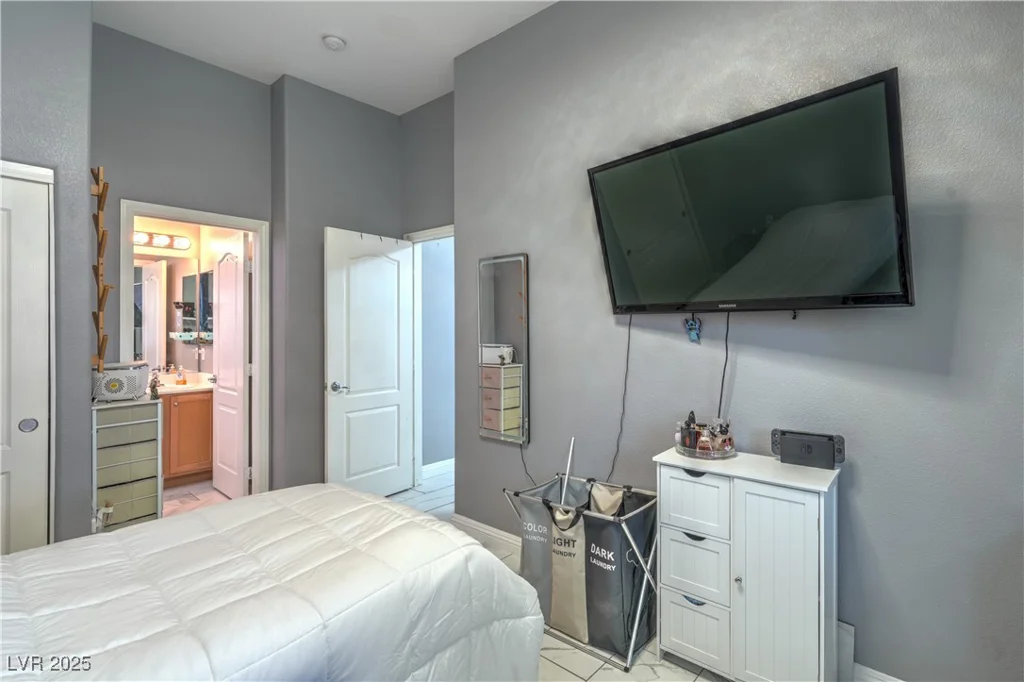 7537 Splashing Rock, Las Vegas, NV 89131