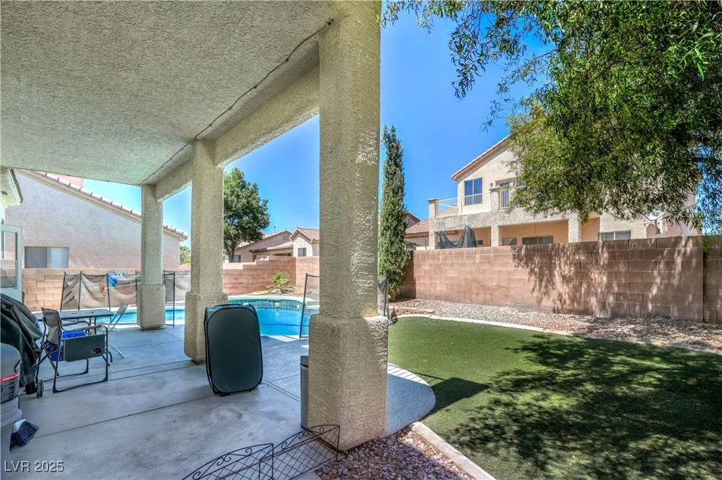 7537 Splashing Rock, Las Vegas, NV 89131