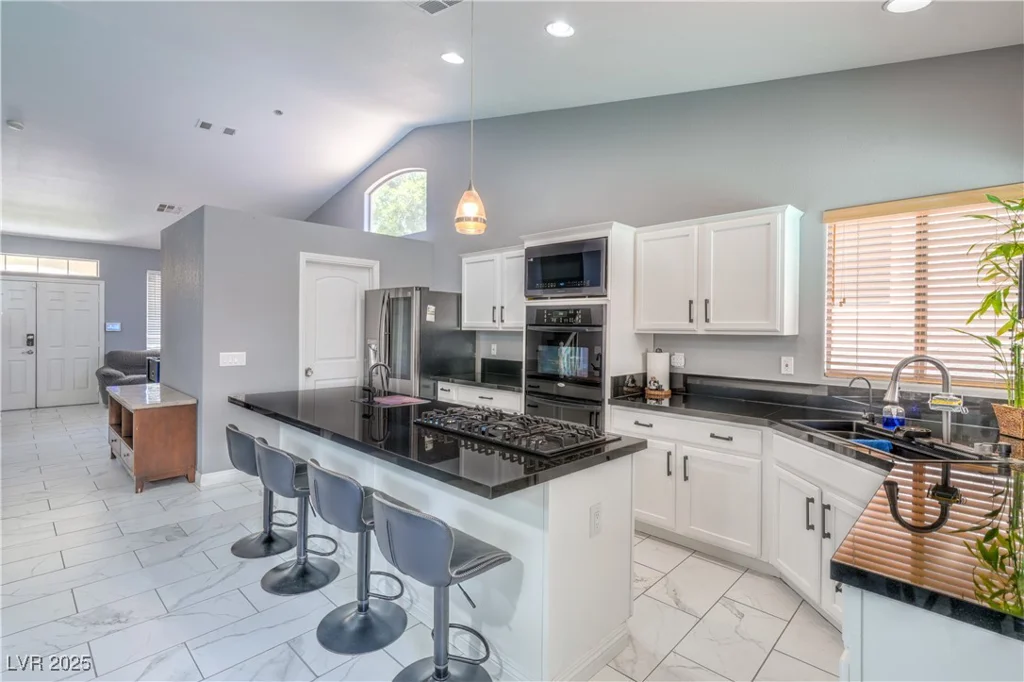 7537 Splashing Rock, Las Vegas, NV 89131
