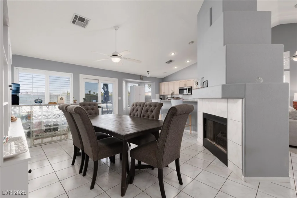 998 Hunters Run, Henderson, NV 89002