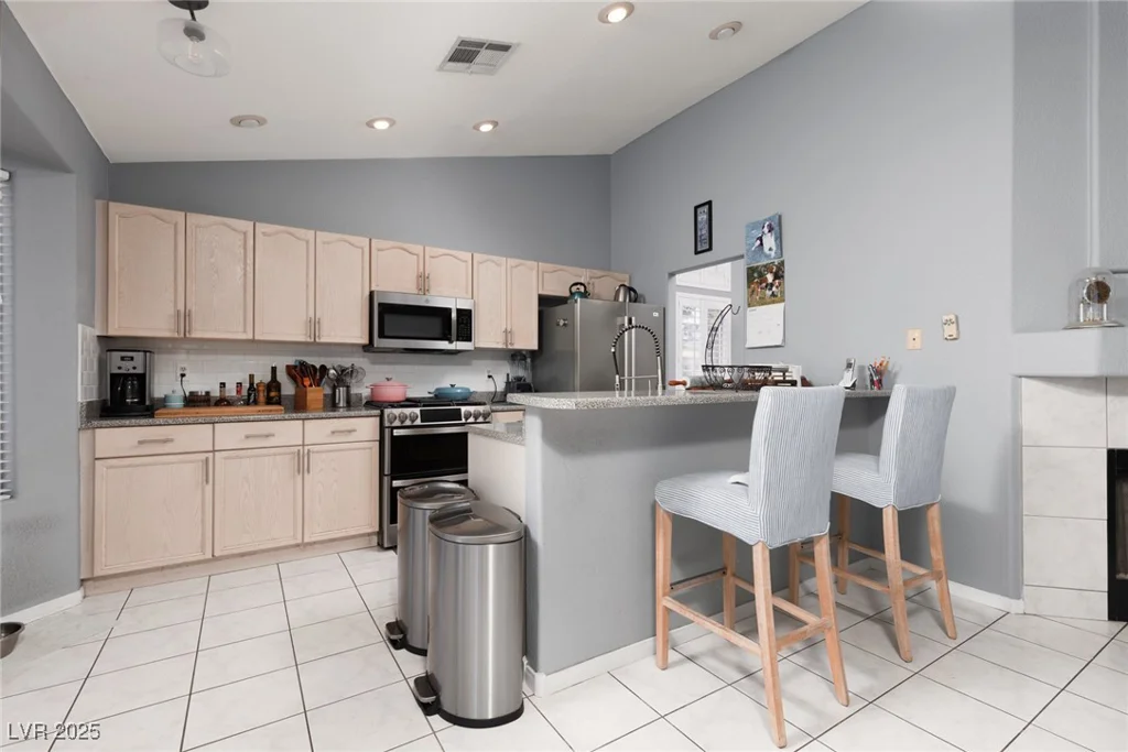 998 Hunters Run, Henderson, NV 89002