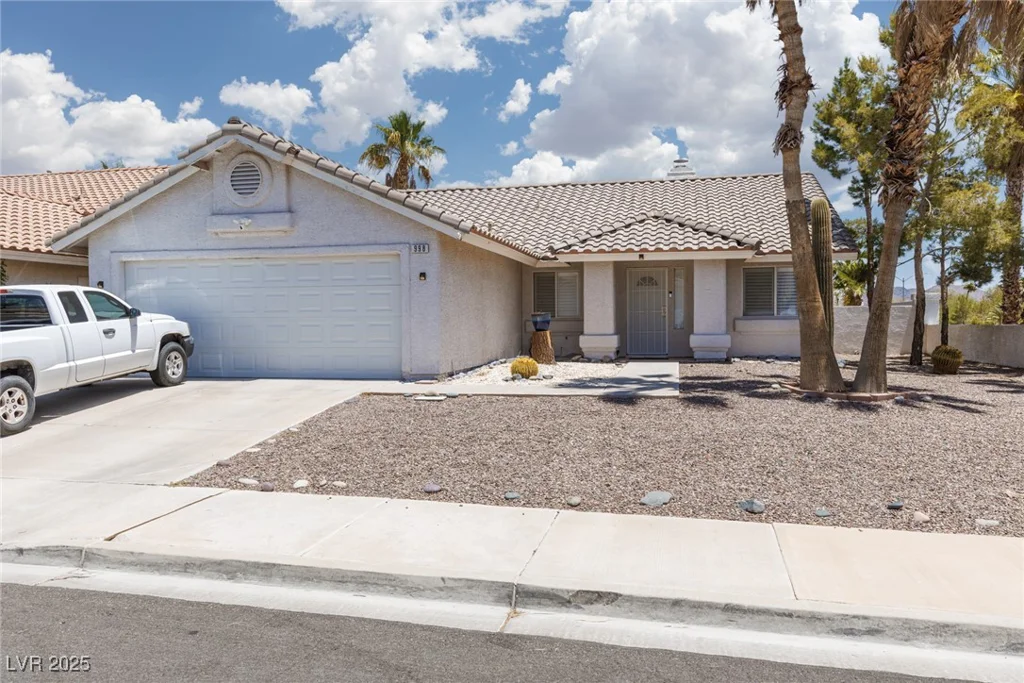 998 Hunters Run, Henderson, NV 89002