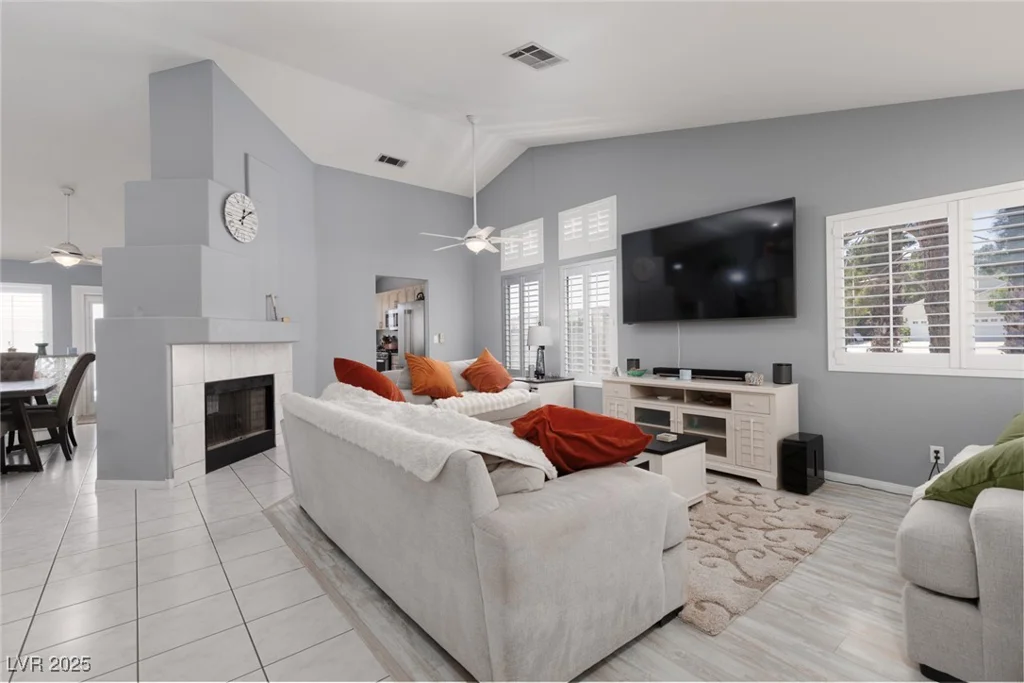 998 Hunters Run, Henderson, NV 89002