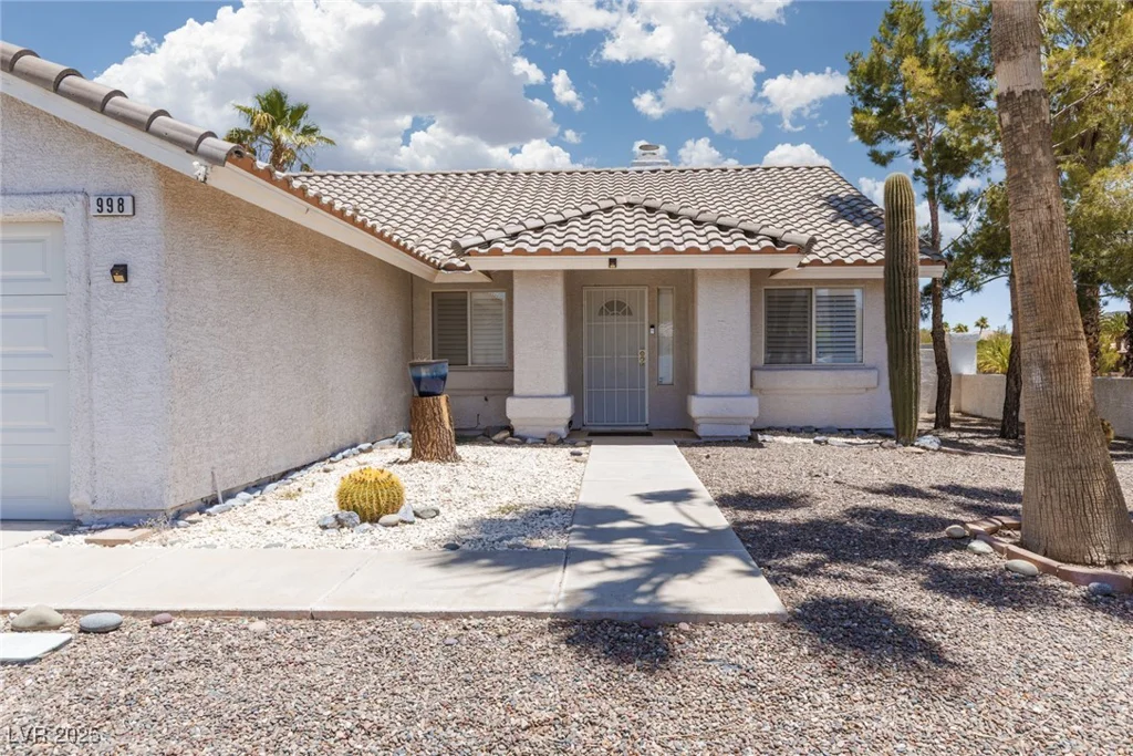 998 Hunters Run, Henderson, NV 89002