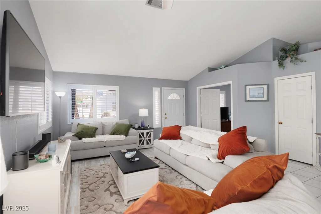 998 Hunters Run, Henderson, NV 89002