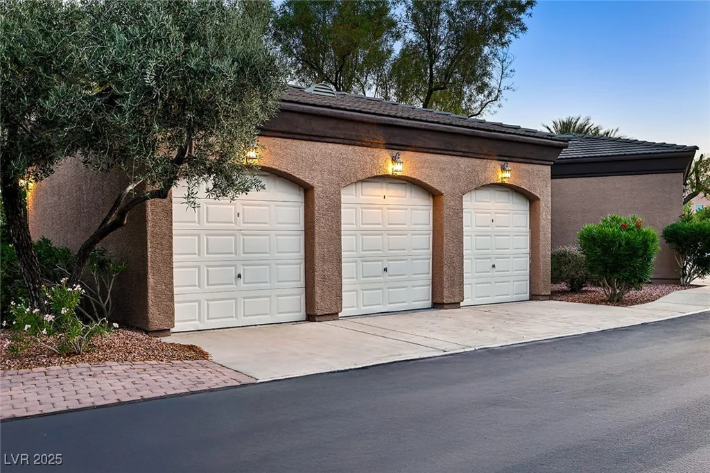 9430 Laguna Niguel, Las Vegas, NV 89134