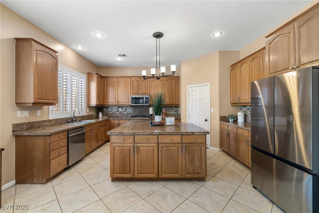 7914 Elk Mountain, Las Vegas, NV 89113