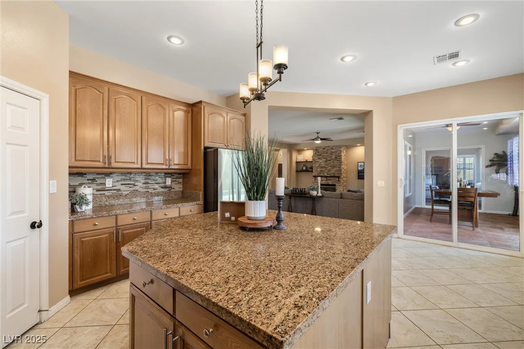 7914 Elk Mountain, Las Vegas, NV 89113