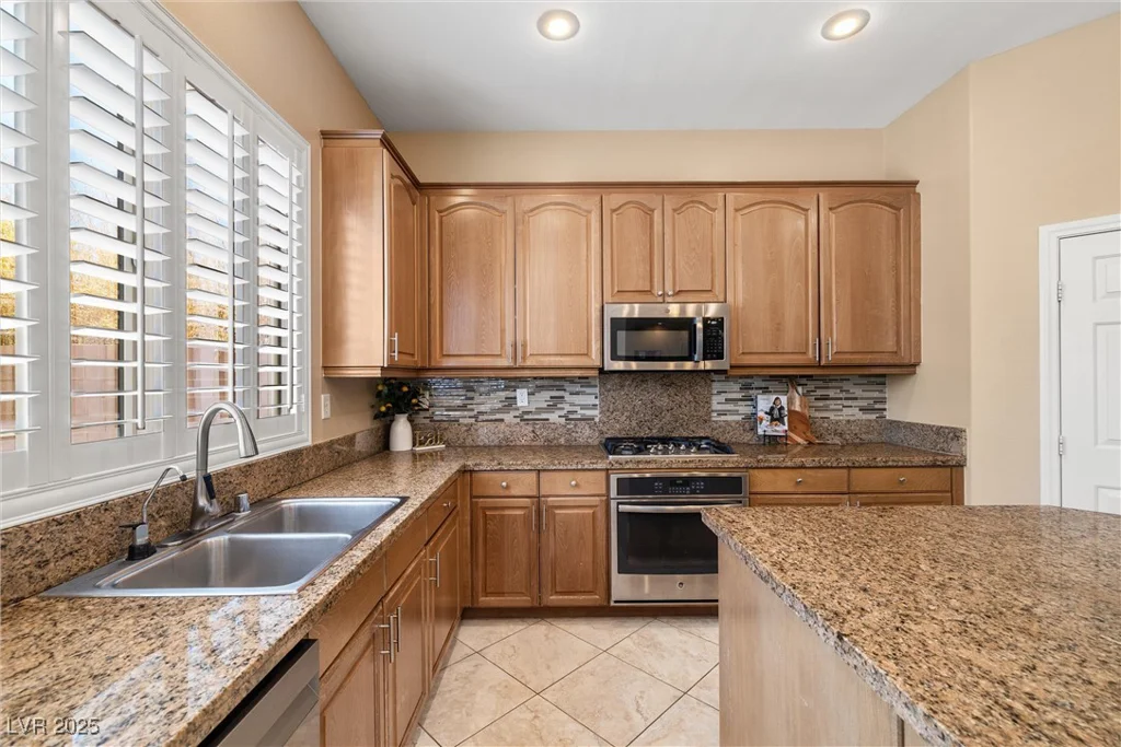 7914 Elk Mountain, Las Vegas, NV 89113