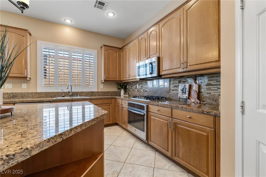 7914 Elk Mountain, Las Vegas, NV 89113