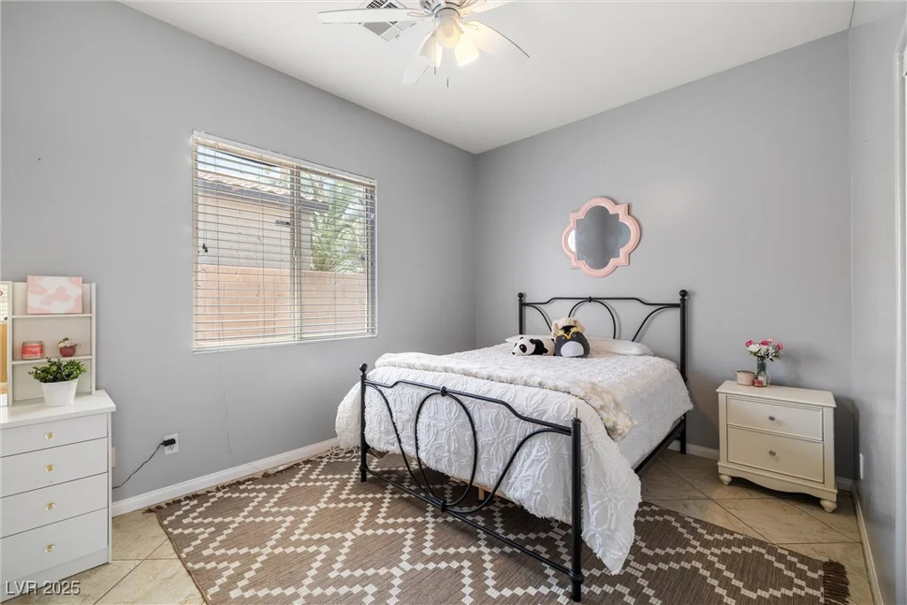 7914 Elk Mountain, Las Vegas, NV 89113
