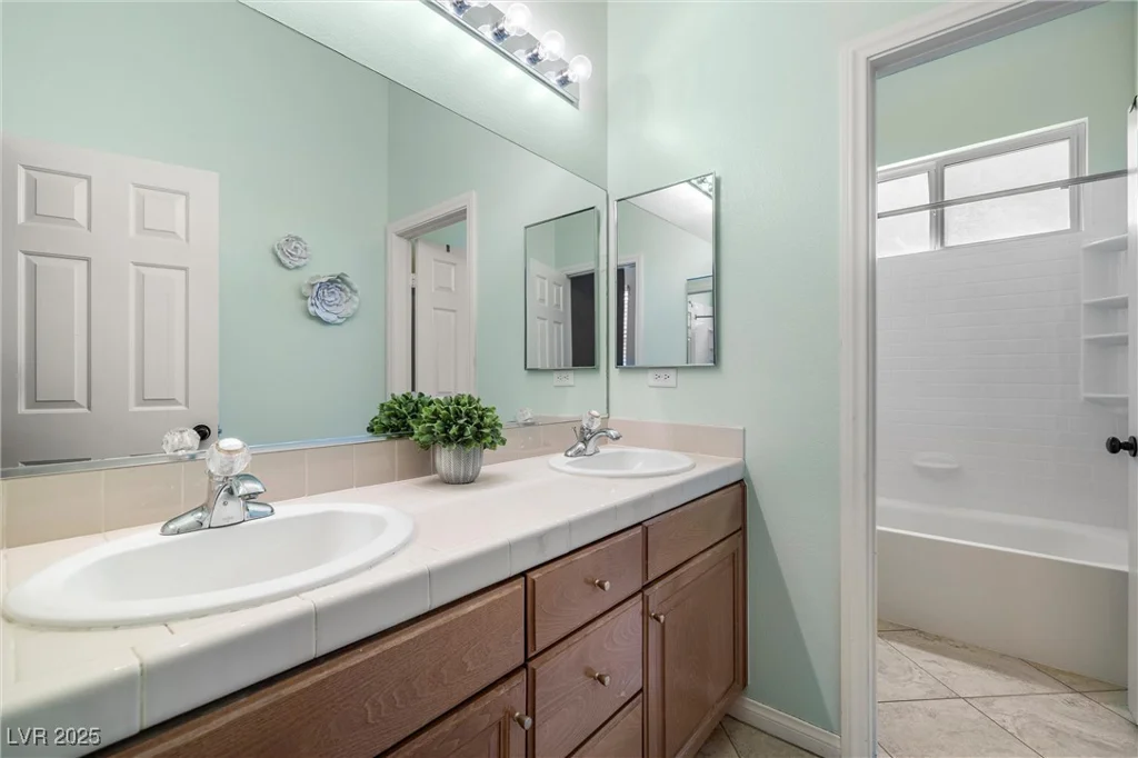 7914 Elk Mountain, Las Vegas, NV 89113