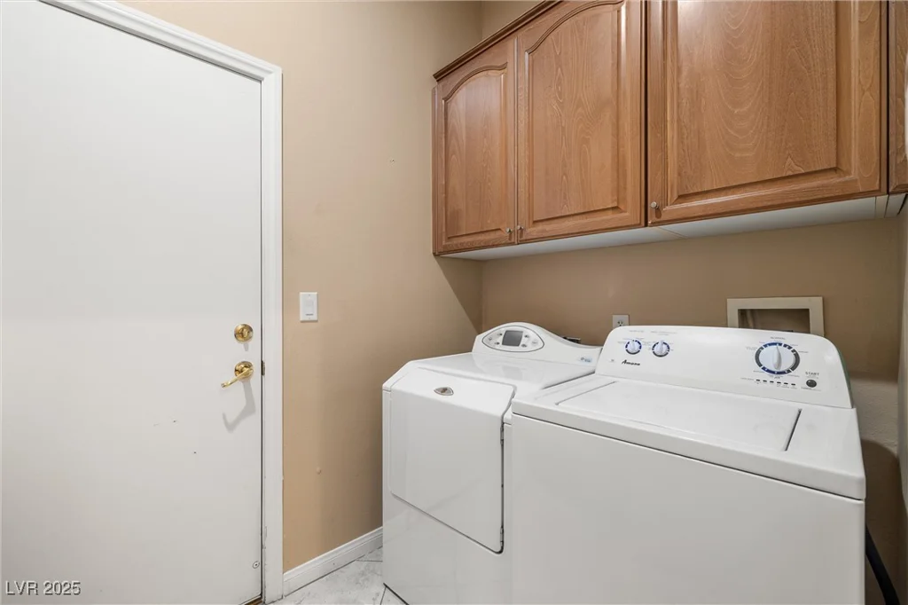 7914 Elk Mountain, Las Vegas, NV 89113