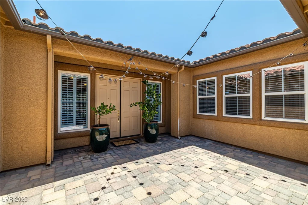 7914 Elk Mountain, Las Vegas, NV 89113
