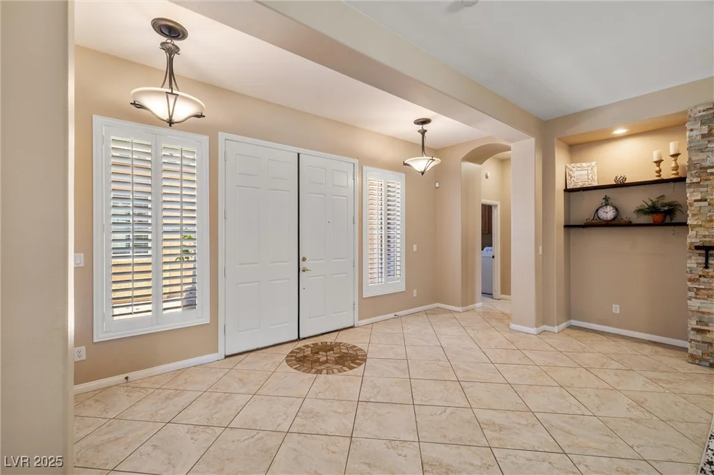 7914 Elk Mountain, Las Vegas, NV 89113