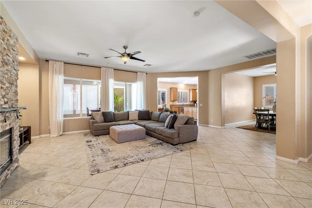 7914 Elk Mountain, Las Vegas, NV 89113