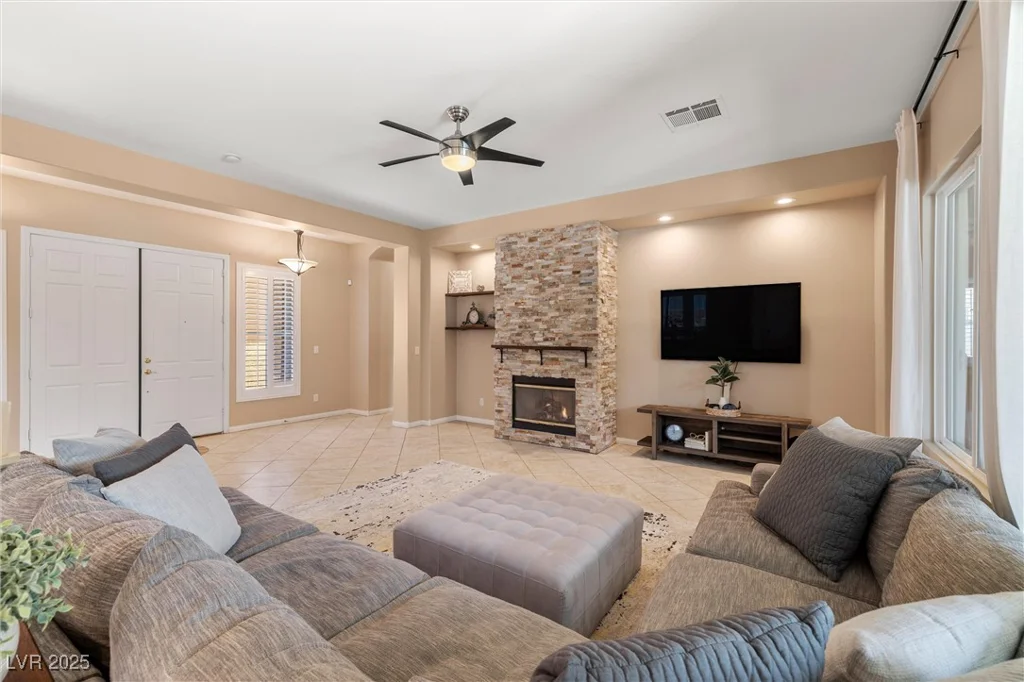 7914 Elk Mountain, Las Vegas, NV 89113