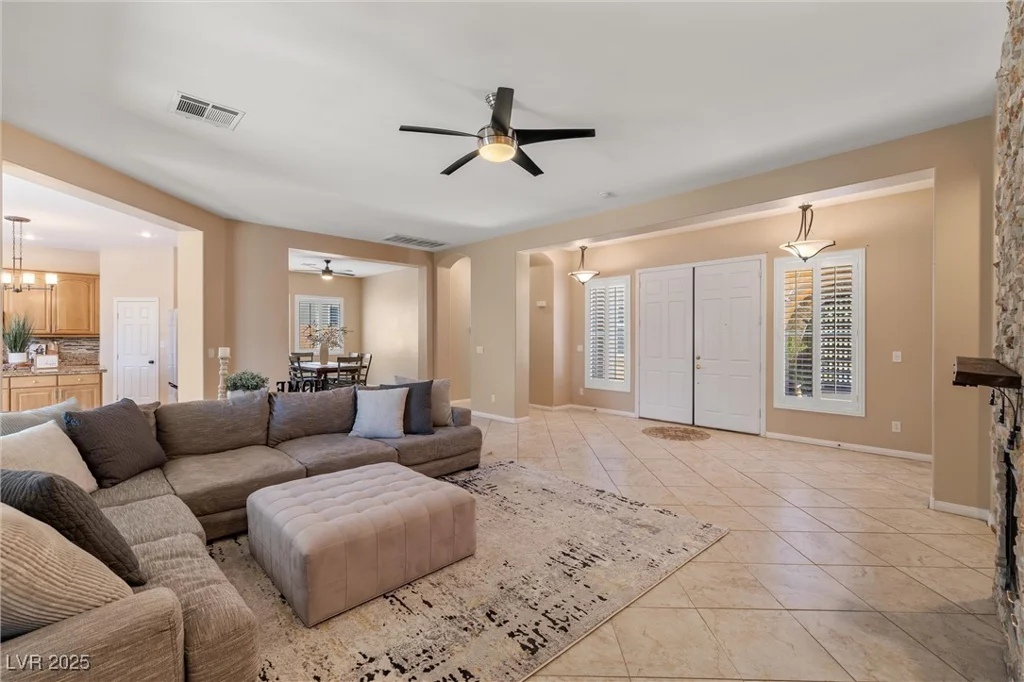 7914 Elk Mountain, Las Vegas, NV 89113