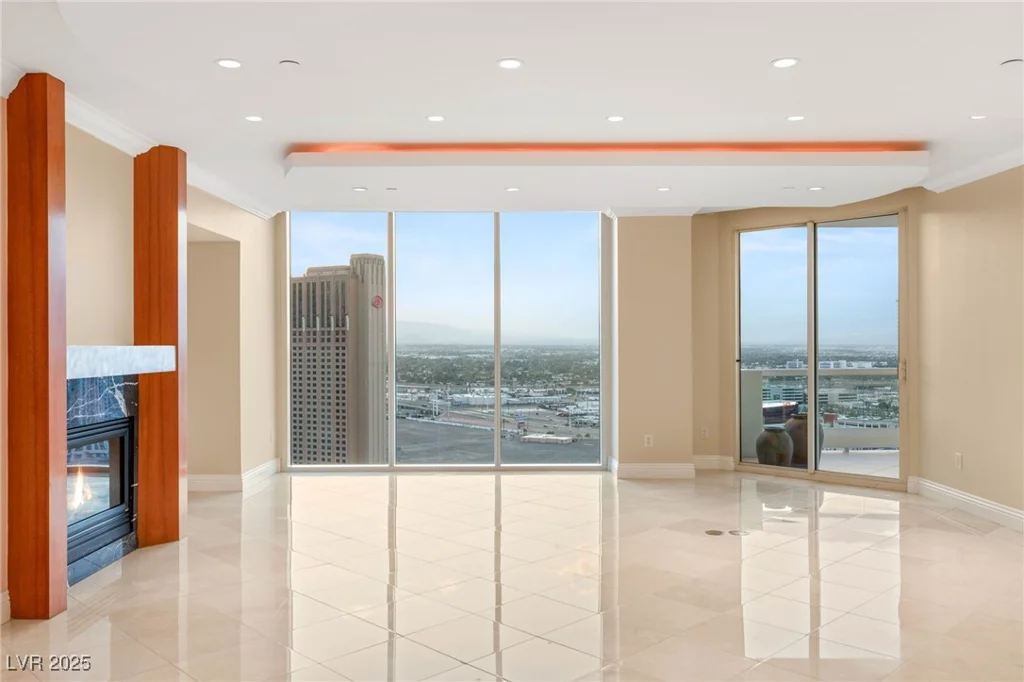 2747 Paradise, Las Vegas, NV 89109