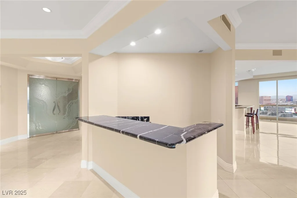 2747 Paradise, Las Vegas, NV 89109