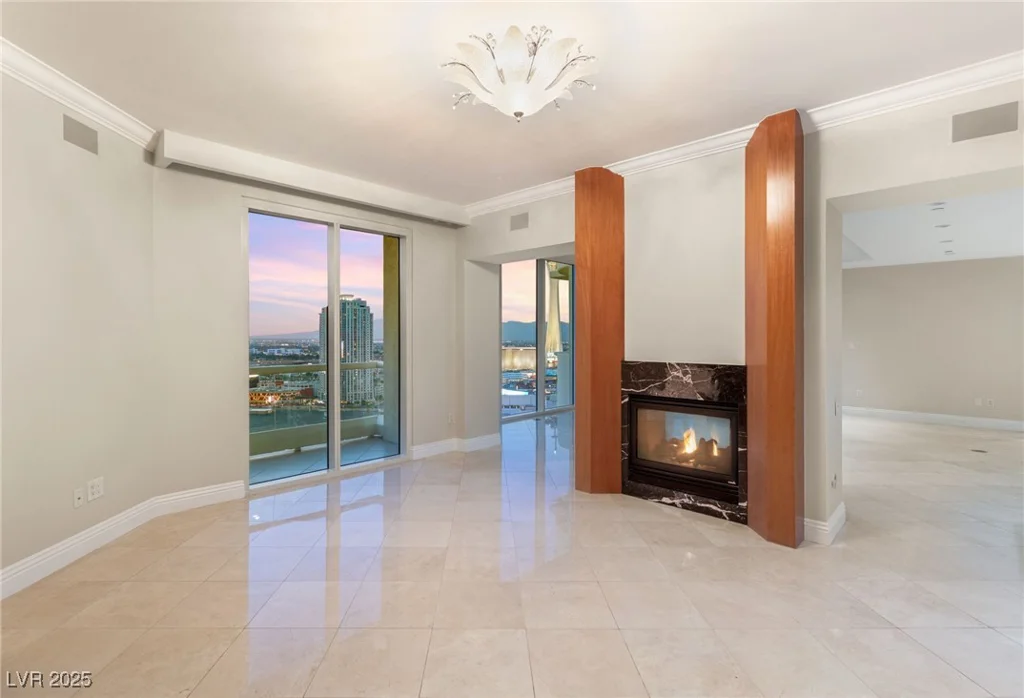 2747 Paradise, Las Vegas, NV 89109