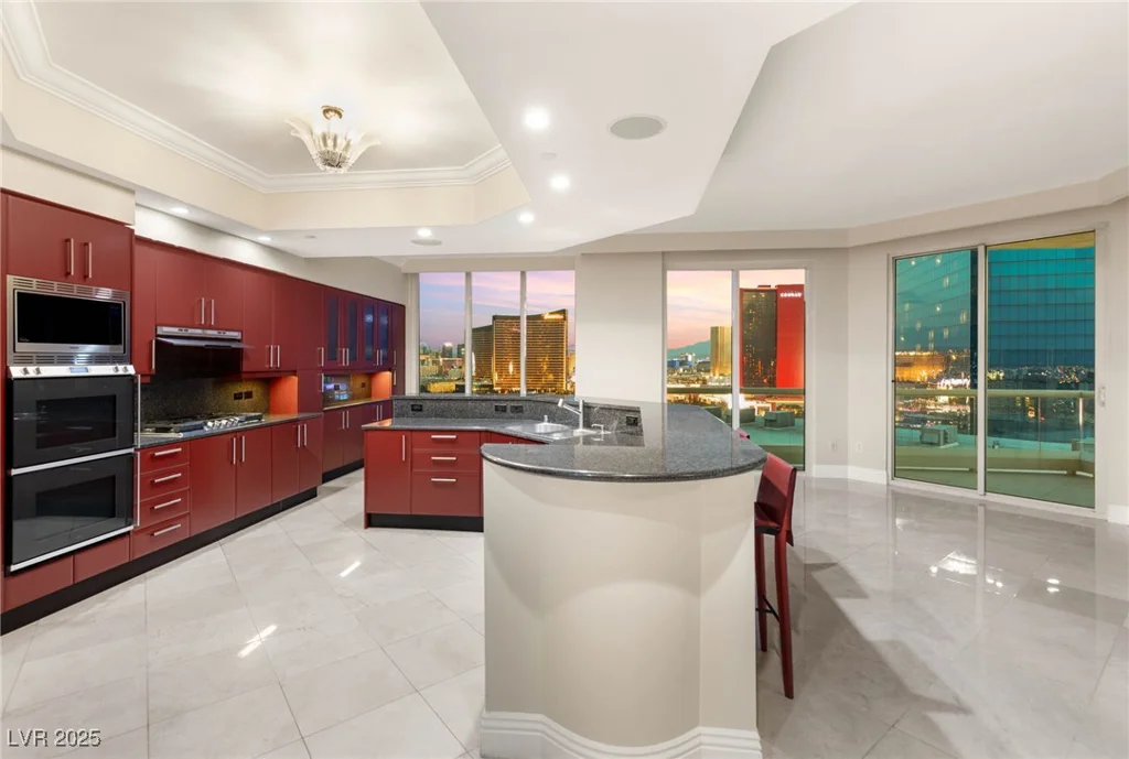2747 Paradise, Las Vegas, NV 89109