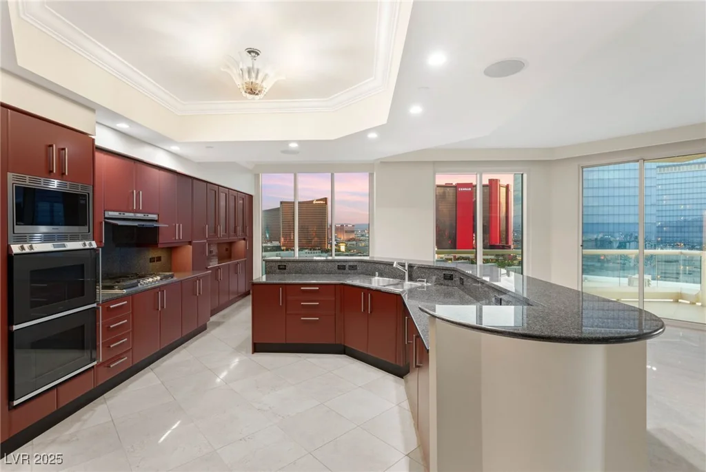 2747 Paradise, Las Vegas, NV 89109