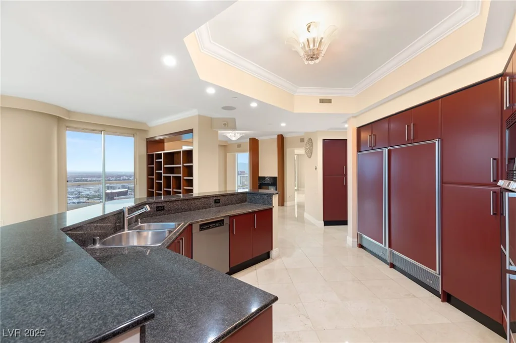 2747 Paradise, Las Vegas, NV 89109