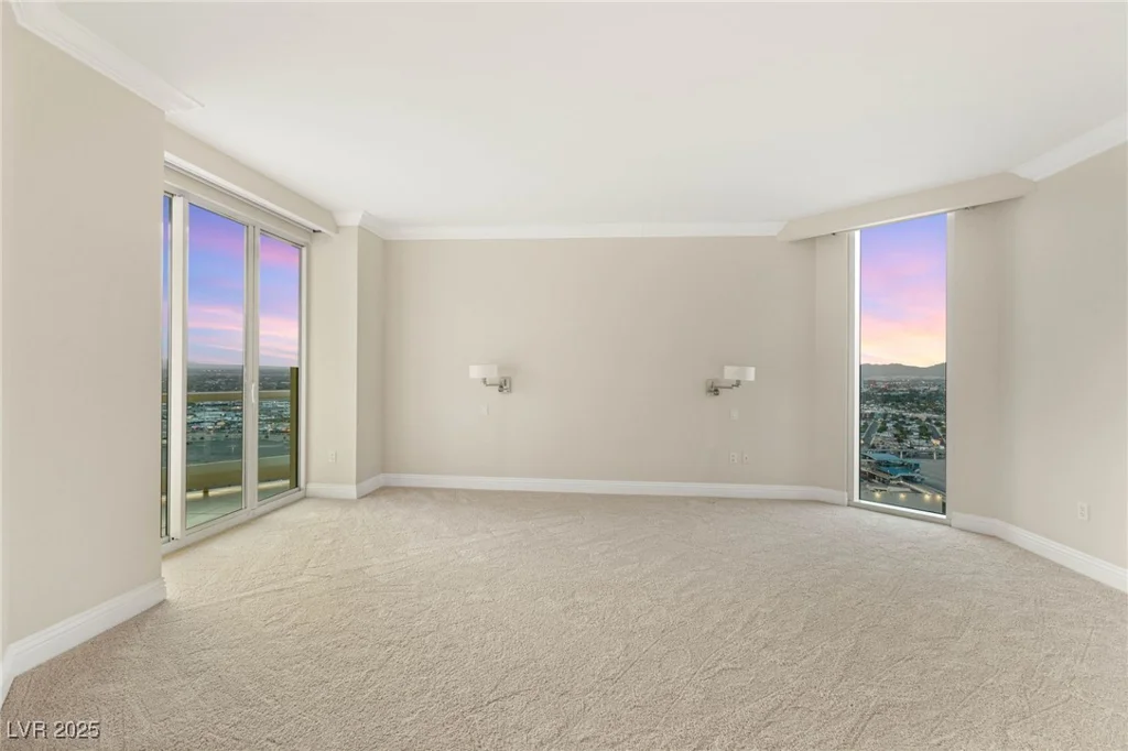 2747 Paradise, Las Vegas, NV 89109