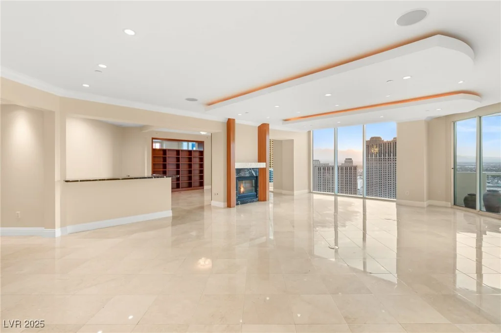 2747 Paradise, Las Vegas, NV 89109