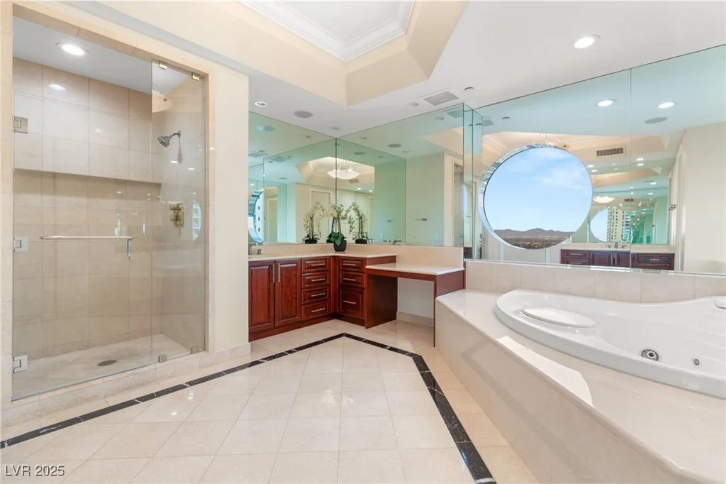 2747 Paradise, Las Vegas, NV 89109
