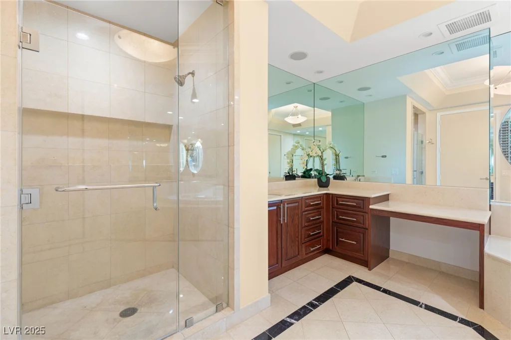 2747 Paradise, Las Vegas, NV 89109