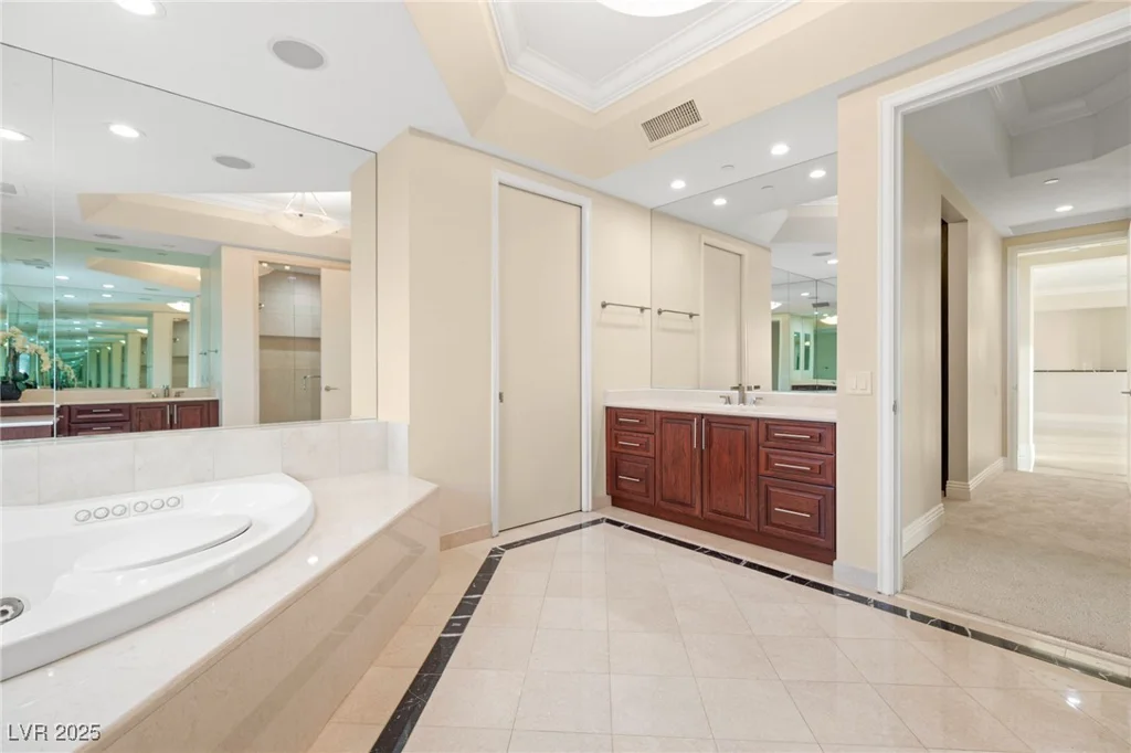 2747 Paradise, Las Vegas, NV 89109