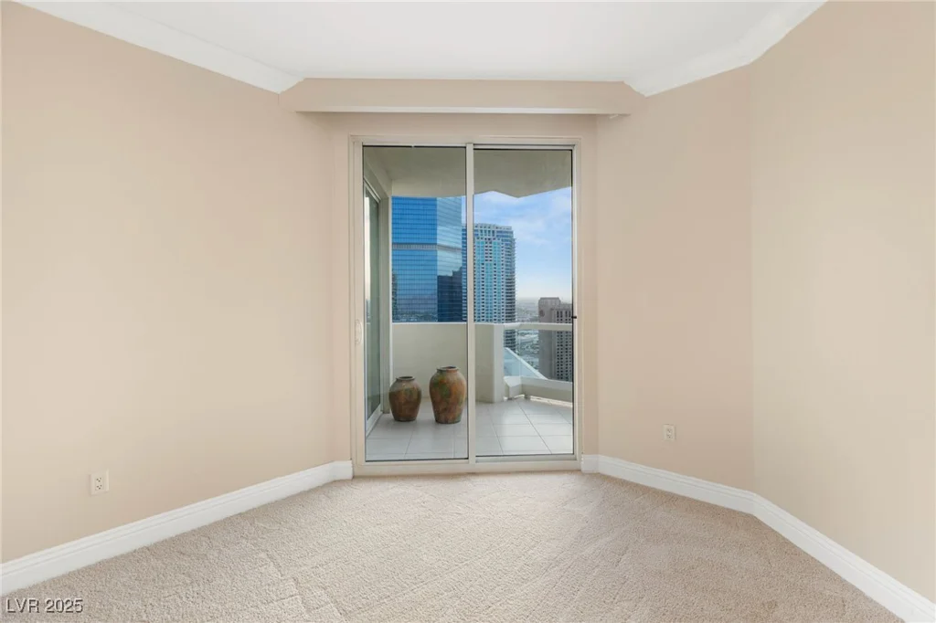 2747 Paradise, Las Vegas, NV 89109