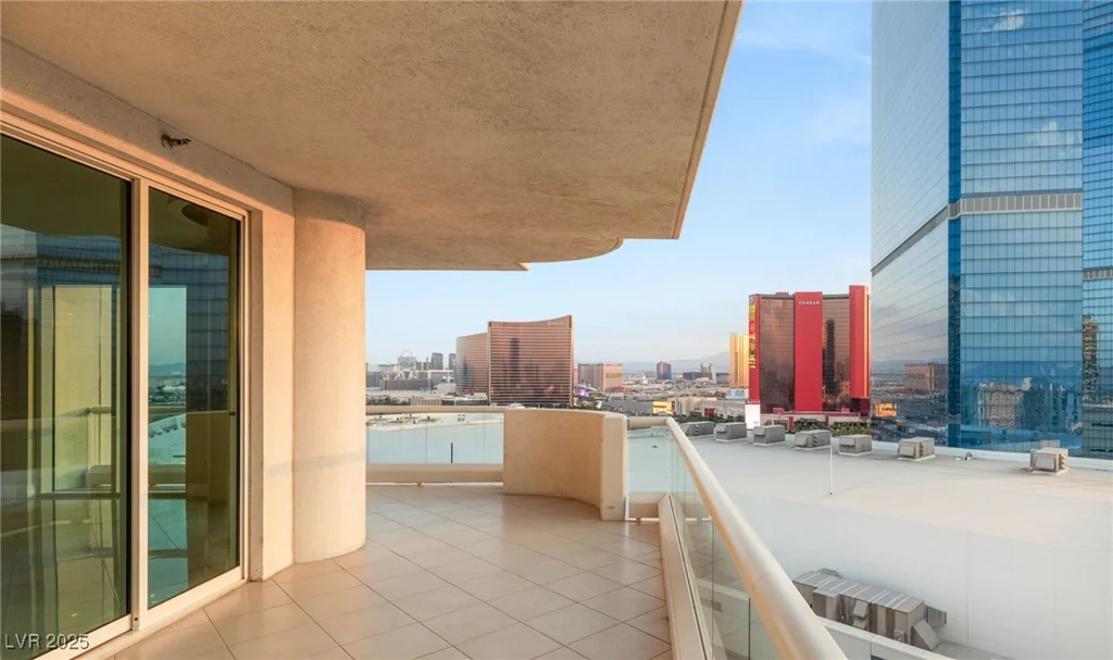 2747 Paradise, Las Vegas, NV 89109