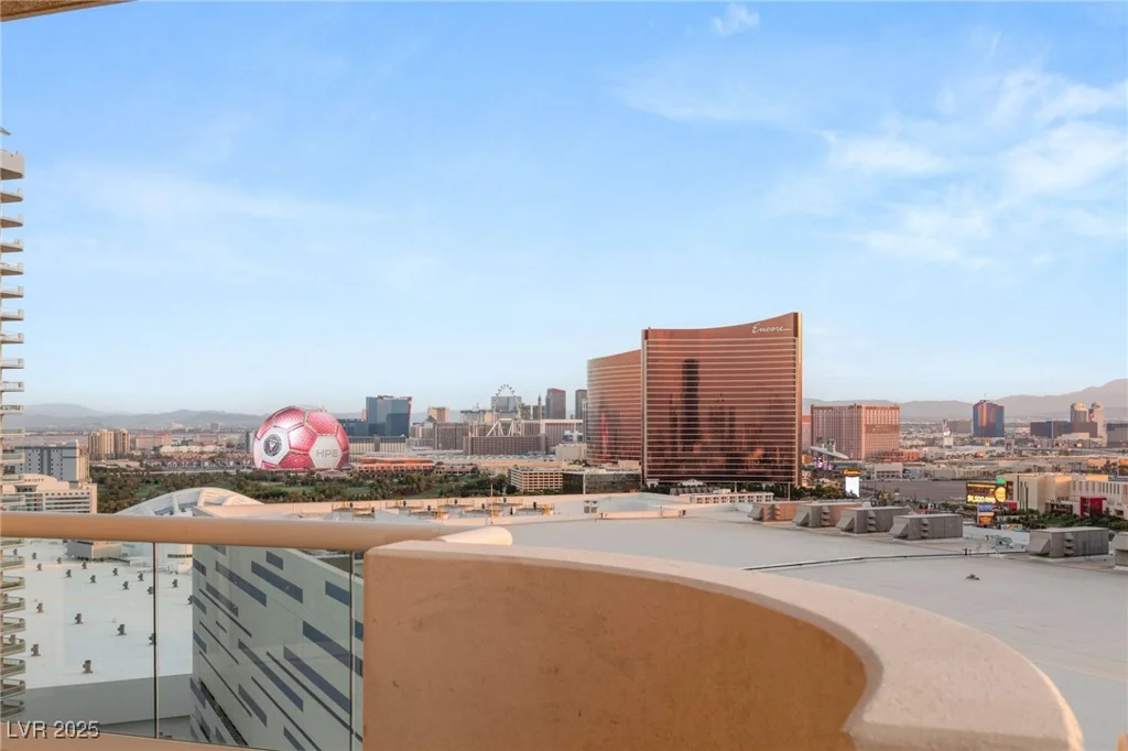 2747 Paradise, Las Vegas, NV 89109