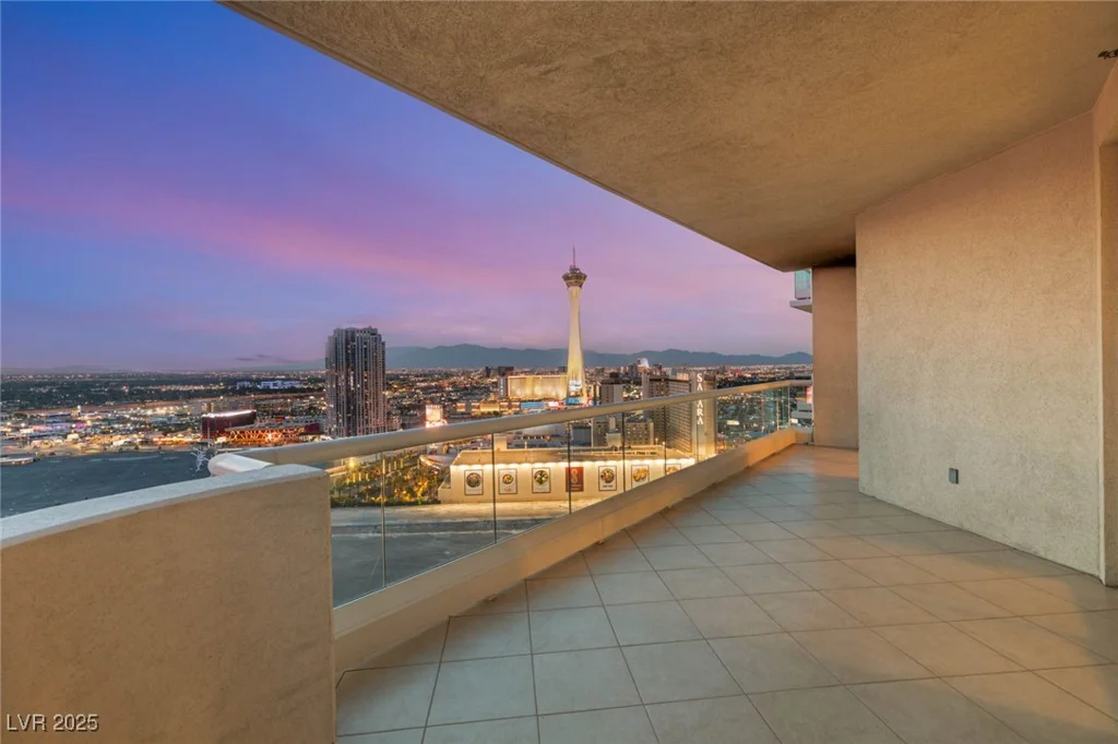 2747 Paradise, Las Vegas, NV 89109