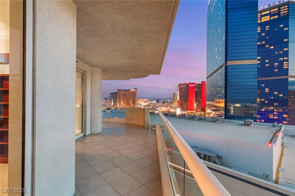 2747 Paradise, Las Vegas, NV 89109