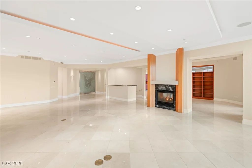 2747 Paradise, Las Vegas, NV 89109
