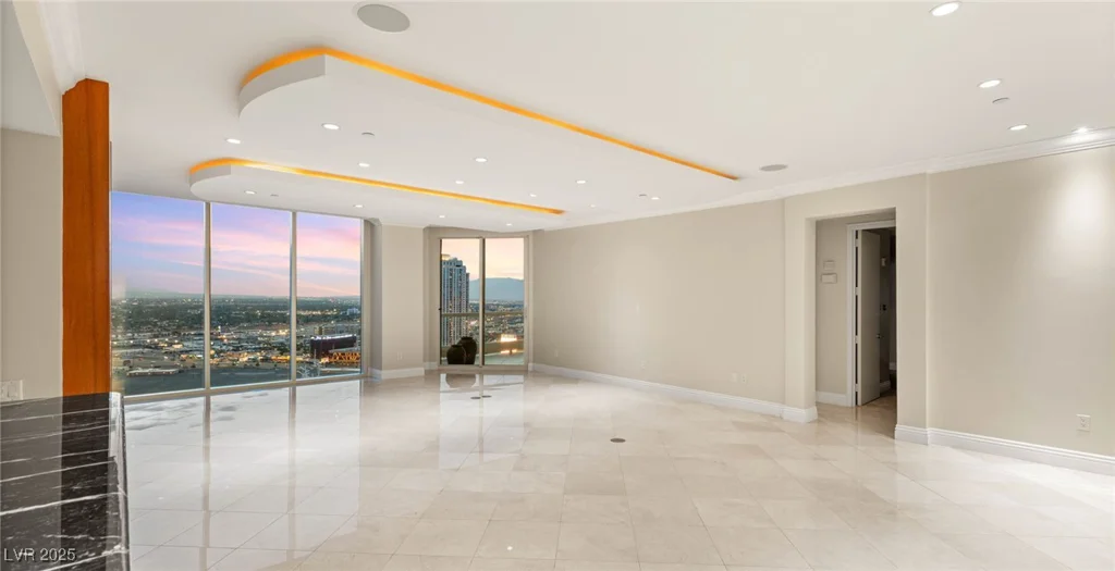2747 Paradise, Las Vegas, NV 89109