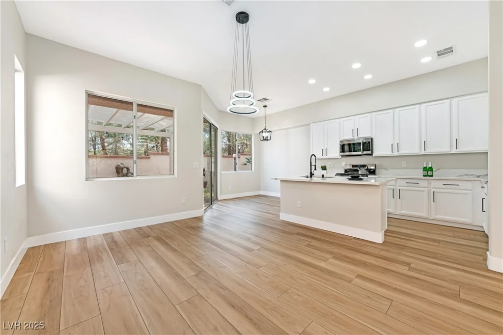 10017 Snow Crest, Las Vegas, NV 89134