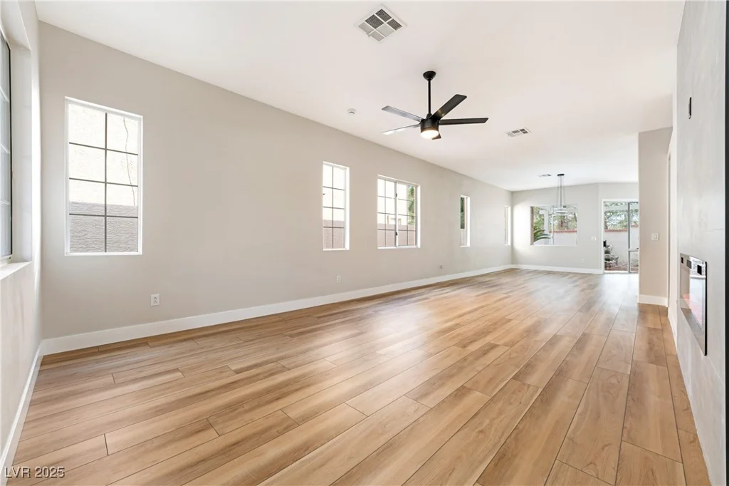 10017 Snow Crest, Las Vegas, NV 89134