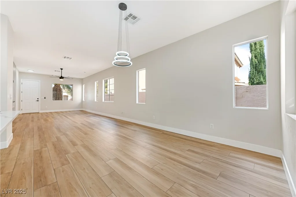 10017 Snow Crest, Las Vegas, NV 89134