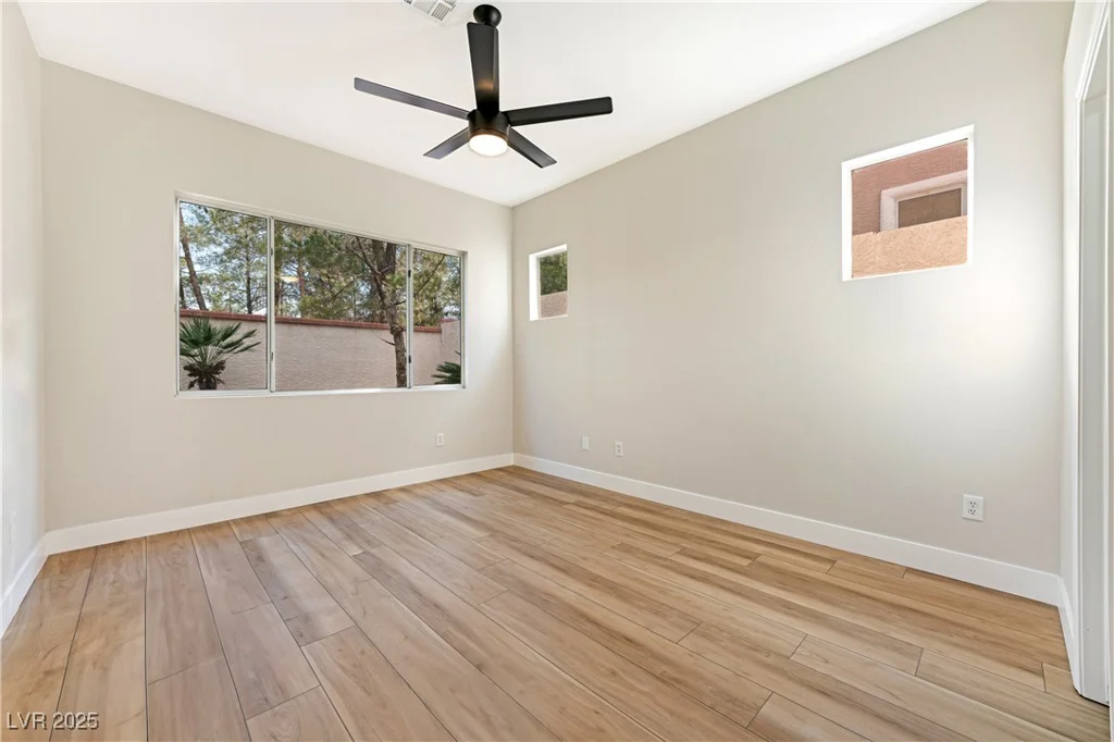 10017 Snow Crest, Las Vegas, NV 89134