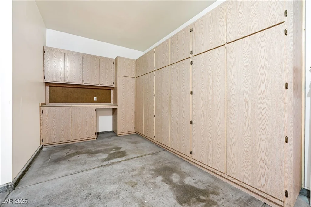 10017 Snow Crest, Las Vegas, NV 89134