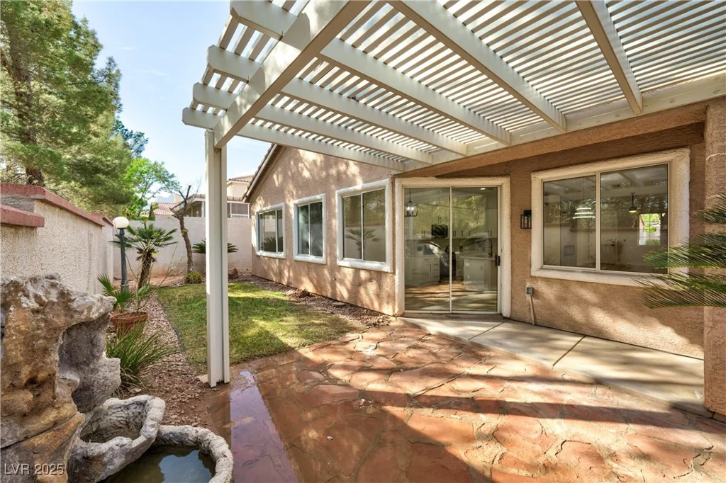 10017 Snow Crest, Las Vegas, NV 89134