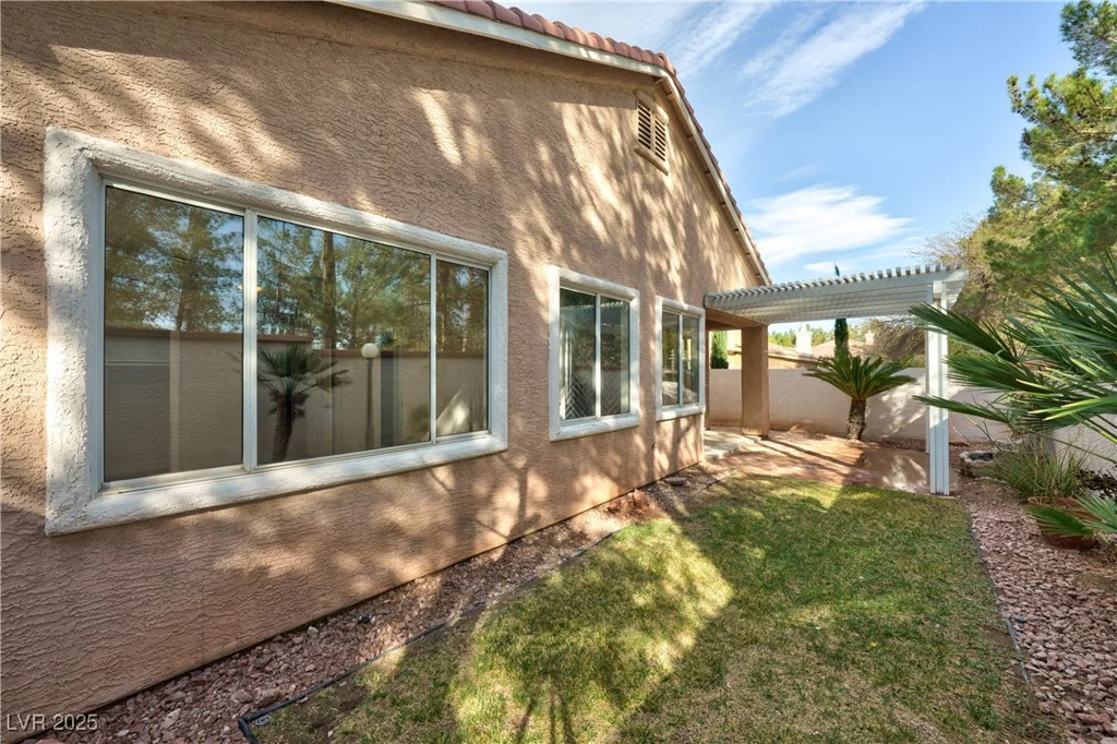 10017 Snow Crest, Las Vegas, NV 89134