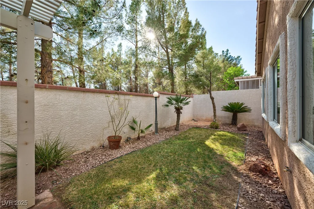 10017 Snow Crest, Las Vegas, NV 89134